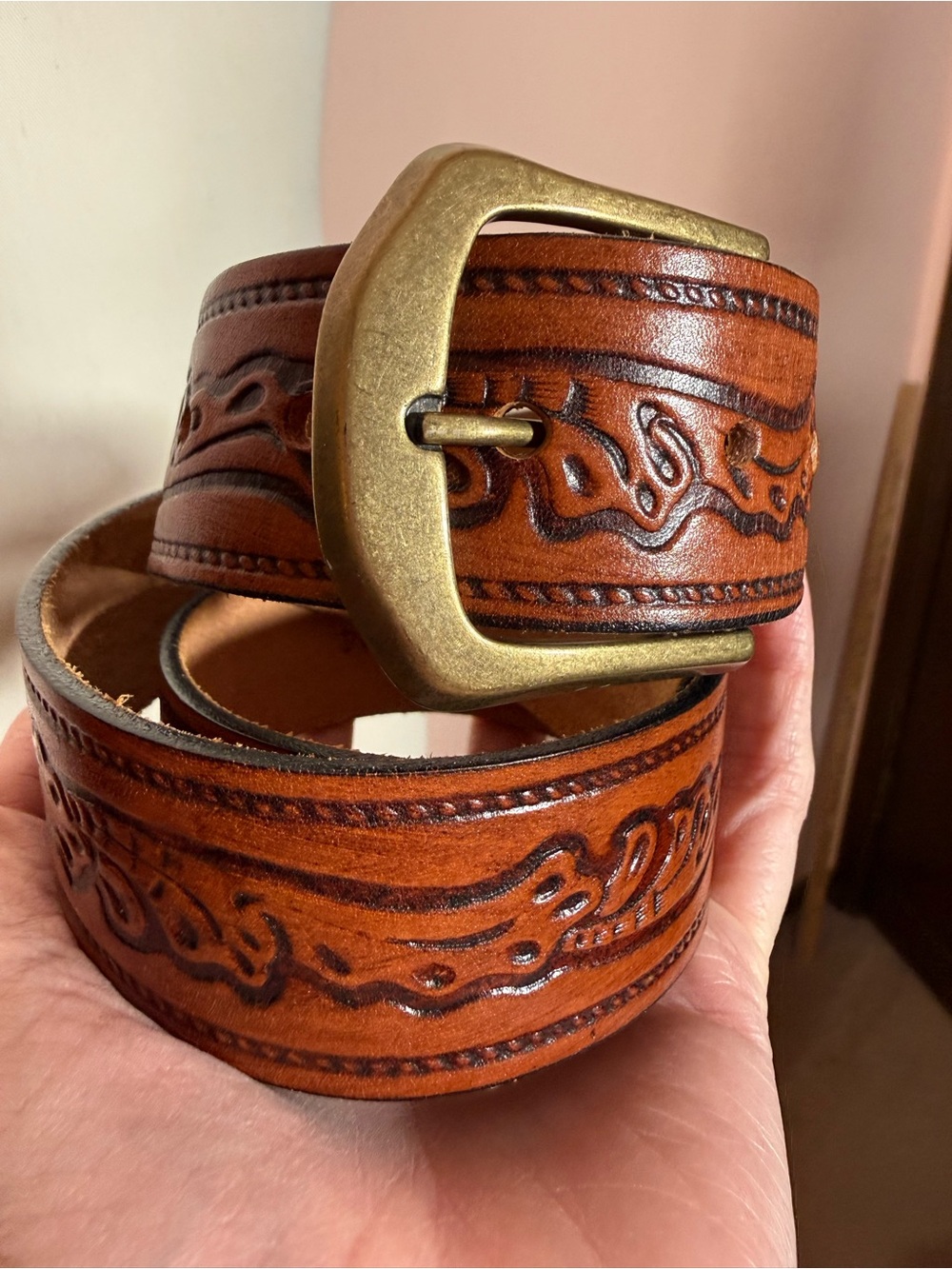 Vintage 1970’s Levi’s tooled Brown Leather belt Made in the USA Size 34 EUC 2235